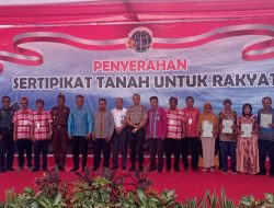 Warga Baubau Terima 1000 Sertifikat Tanah