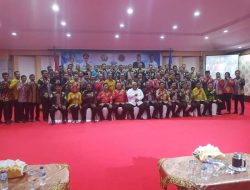 Rival saat Pilkada Buton, Azhari dan La Bakri Rekonsiliasi di Pengukuhan Pengurus DPP IKAPTK