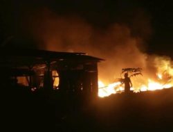 Sijago Merah Hanguskan Tiga Rumah Warga di Mubar