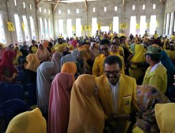 Ketua DPD II Golkar Lantik Pengurus Golkar Tingkat Kecamatan dan Desa di Binongko