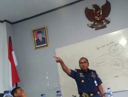 Mahasiswa Pemerhati Tambang Unjukrasa di Kantor Syahbandar Kolaka