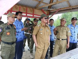 Bupati Konsel Tertarik Kembangkan Wisata Pasir Putih di Desa Watumelewe