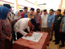 Bupati Kolaka Resmikan Pemamfaatan Pasar Rakyat di Pomalaa