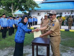 Ini Pesan Bupati Wakatobi Saat  Menyerahkan SK PNS TMT 1 Maret 2020
