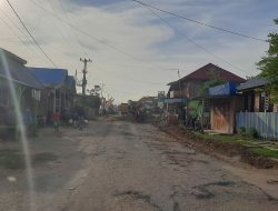 Bupati Muna Kucurkan Dana Rp3,7 M  Pengaspalan Jalan di Napabalano