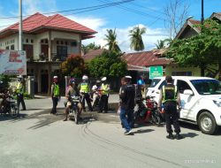 Satgas Preemtif Sat Lantas  Polres Wakatobi Bersama Sejumlah Elemen Bagikan Vitamin dan Brosur