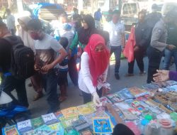 PMI Konawe Bagikan 800 Masker pada Para Pedagang