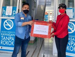 Tak Mau Berpangku Tangan, Kali Ketiga Karlina Salurkan APD dan Sembako