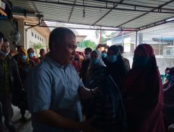 Bupati Konawe Serahkan Bantuan Ikan Kepada Warga Konawe