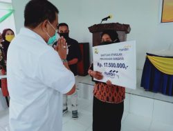 Bupati Arhawi Serahkan BSPS Tahap Pertama