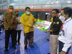 Bupati Muna Terima Bantuan Beras 262 Ton dari Pemprov Sultra