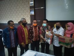 Pemrov Sultra Kembali Salurkan 522 Paket Sembako Bagi UMKM di Muna