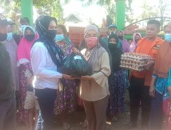 PKK Kabupaten Konawe Salurkan Bantuan Sembako Kepada Warga Terdampak Banjir di Wonggeduku