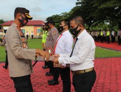Berprestasi, Lima Personil Polres Konawe Dapat Penghargaan Dari Kapolres Konawe