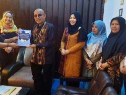 Guru Penggerak Terbitkan Buku Kadis Dikbud Konawe : Bisa Jadi Motivasi Para Guru