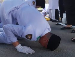 Sujud Syukur Dan Tangis Haru Anggota Paskibraka Usai Laksanakan Tugas