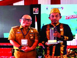 Pj. Bupati Konawe Beri Apresiasi Kades Ahuawatu Jadi Teladan Desa Anti Korupsi