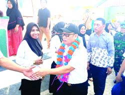 Pemda Konawe Salurkan 14,96 Ton Beras Bantuan di Kecamatan Soropia