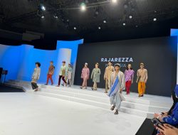 Tampil Perdana di Indonesia Fashion Week, Dekranasda Konawe Hadirkan Tiga Motif Tenun Terbaru