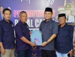 Fachry Pahlevi Konggoasa Serahkan Berkas Pendaftaran Balon Bupati Konawe ke Partai Nasdem
