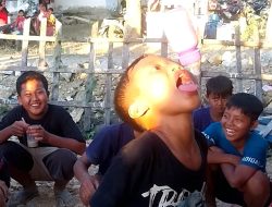 Lomba Ngedot Susu Meriahkan HUT RI ke-78 Di Desa Olo’onua