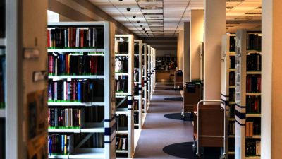 Transformasi Layanan Perpustakaan di Era Digital: Upaya Meningkatkan Literasi Mahasiswa